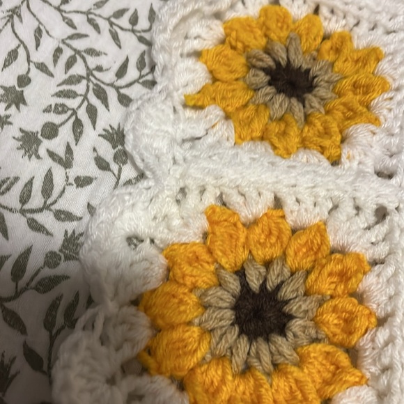Sunflower 🌻 crochet throw - Picture 5 of 5